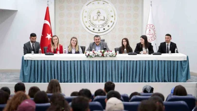 Uzundereli öğrencilerden Ankara çıkarması: Bakan Yusuf Tekin’e ziyaret