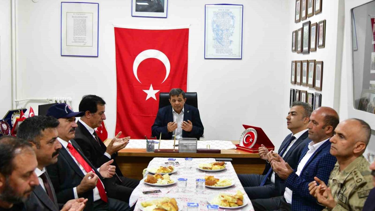 Vali Çiçek, mevlid programına katıldı