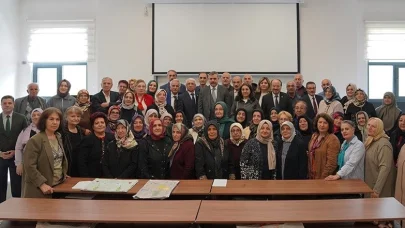 Vali Çiftçi, 60+ Tazelenme Üniversitesi öğrencileriyle bir araya geldi