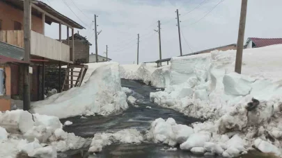 Yayla evleri, mayıs ayında kar altında