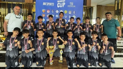 Yıldızkent Sporda çifte kupa mutluluğu