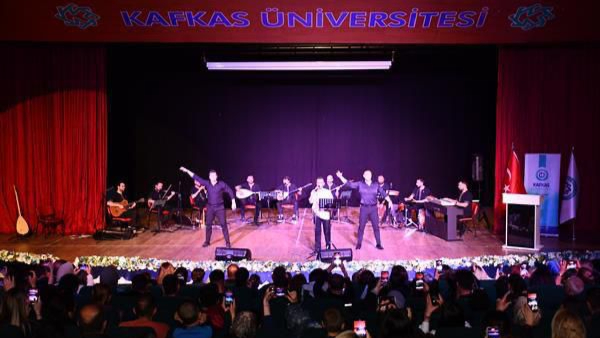 Kafkas Üniversitesi’nde Türk Halk Müziği ziyafeti