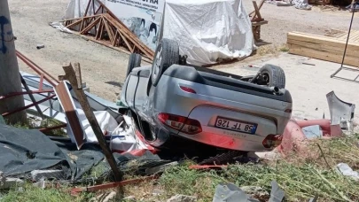 Elazığ’da otomobil şarampole devrildi: 2 yaralı