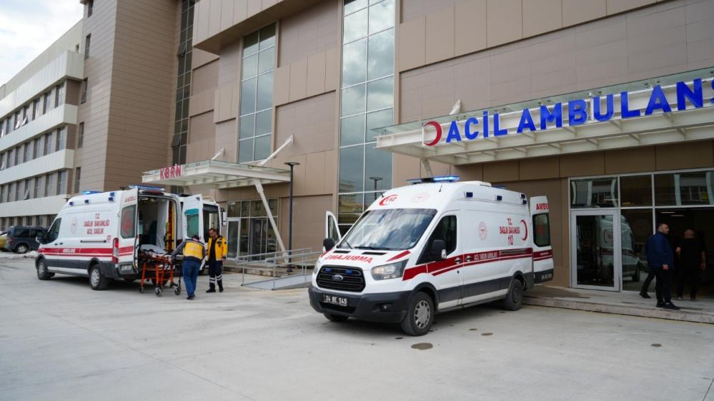 Erzincan- Erzurum kara yolunda kaza: 5 yaralı