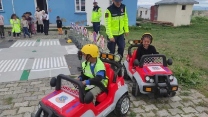 Öğrencilere yönelik trafik eğitimleri sürüyor