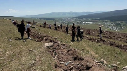 Sarıkamış’ta 2 bin fidan toprakla buluştu