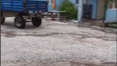 Selim’de sağanak ve dolu etkili oldu