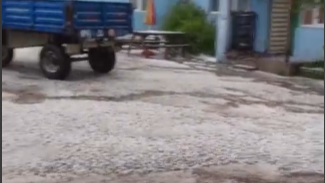 Selim’de sağanak ve dolu etkili oldu