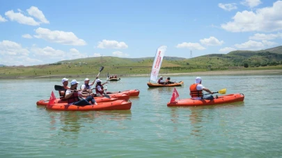 "Gençlik ve Spor Festivalleri" renkli görüntüler oluşturdu