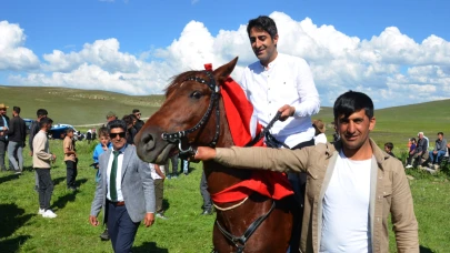Sarıkamış'ta 3 bin rakımda "Köroğlu Köyü Yayla Festivali" düzenlendi