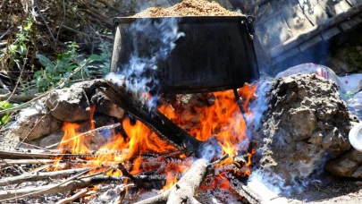 Pekmez kazanları yakıldı