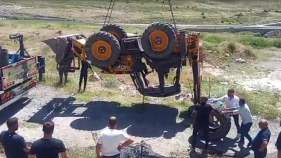 Bitlis’te iş makinesi kaza yaptı: 1 yaralı