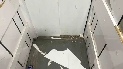 Ağrı Belediyesi’ndeki asansör tehlike saçıyor