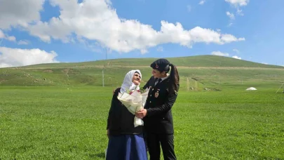 Ağrı’da jandarmadan bayramda şehit ailelerine vefa ziyareti