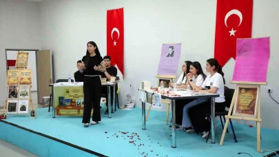 Ağrı’da ortaokul ve lise öğrencileri münazara finalinde kıyasıya yarıştı