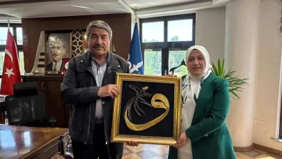 AK Parti’li kadınlardan Başkan Taşkın’a ziyaret