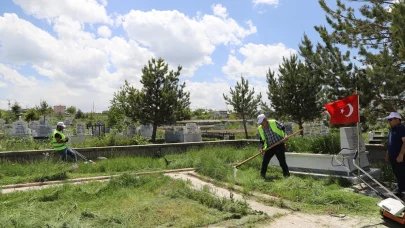Ardahan’da cami ve mezarlıklar temizleniyor