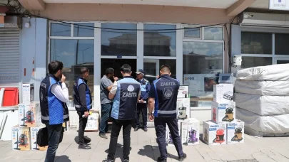 Ardahan’da kaldırım işgaline karşı esnaflar uyarıldı