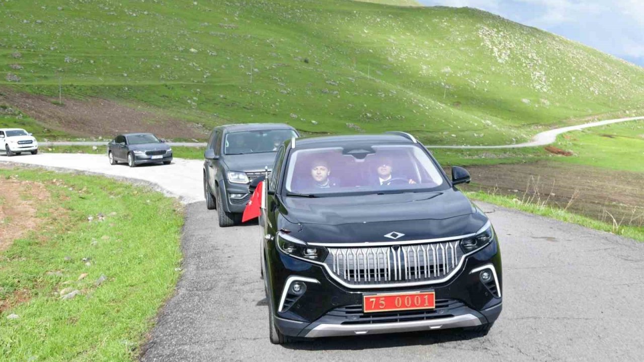 Ardahan’da köy yolları asfalt yerine beton kullanılarak yenileniyor