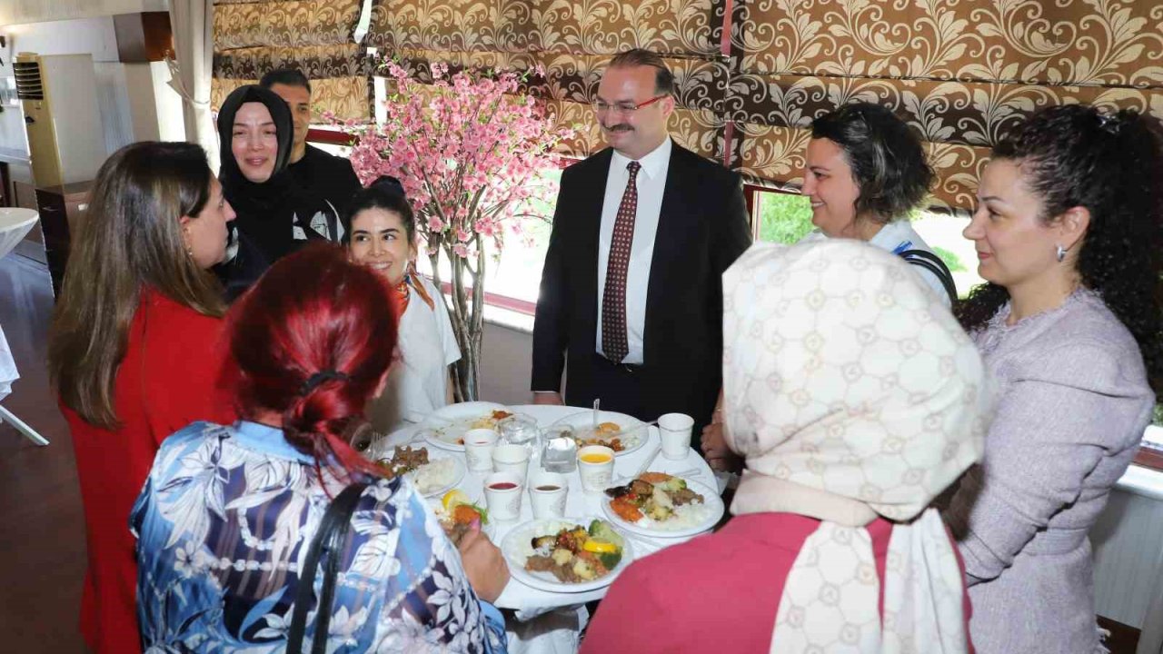 Atatürk Üniversitesi’nde bayramlaşma programı