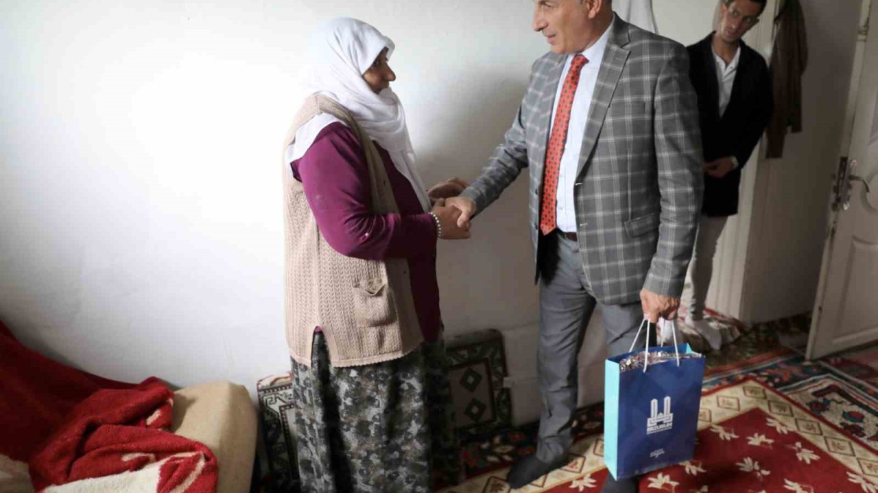 Büyükşehir yaşlı ve dar gelirli aileleri mutlu etti