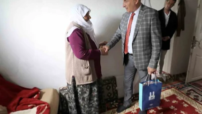 Büyükşehir yaşlı ve dar gelirli aileleri mutlu etti