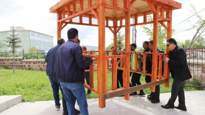 Camiye Belediye tarafından kamelya kondu