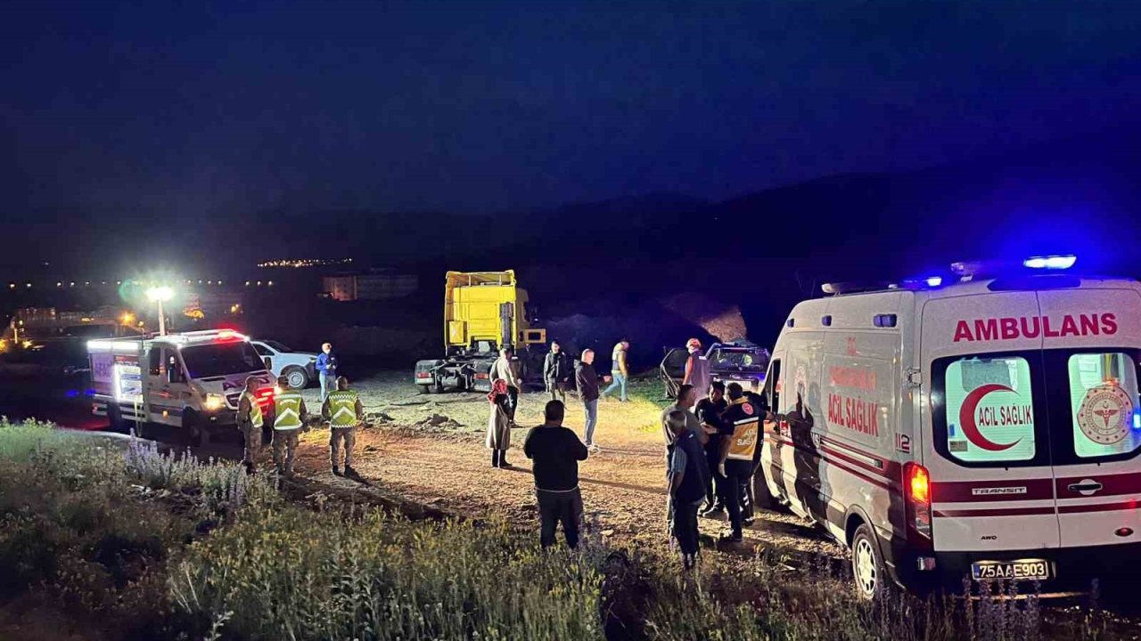 Çıldır’da trafik kazası: 2 ölü, 1 yaralı