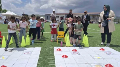 Diyadin’de çocuk şenliği renkli görüntülere sahne oldu