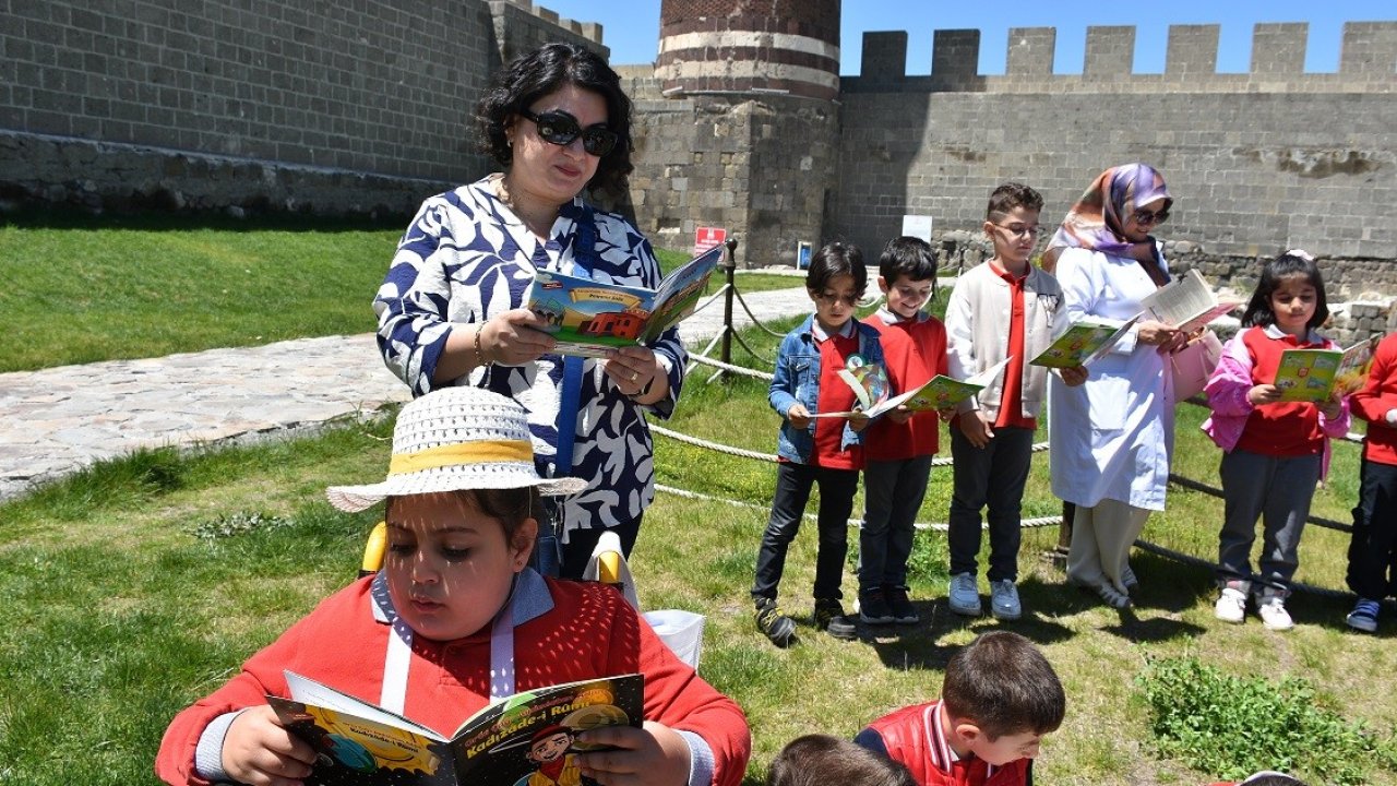 Erzurum kalesinde okuma şenliği yapıldı