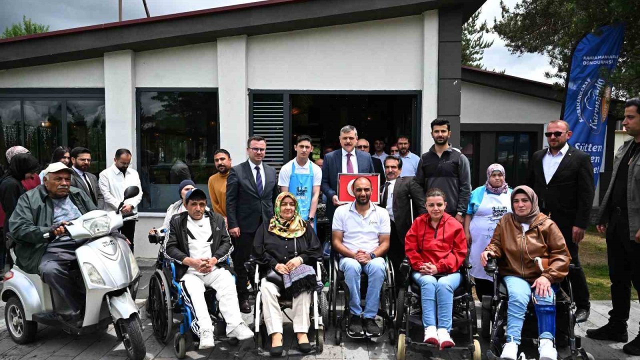 Erzurum Valisi Mustafa Çiftçi, engellilerle buluştu