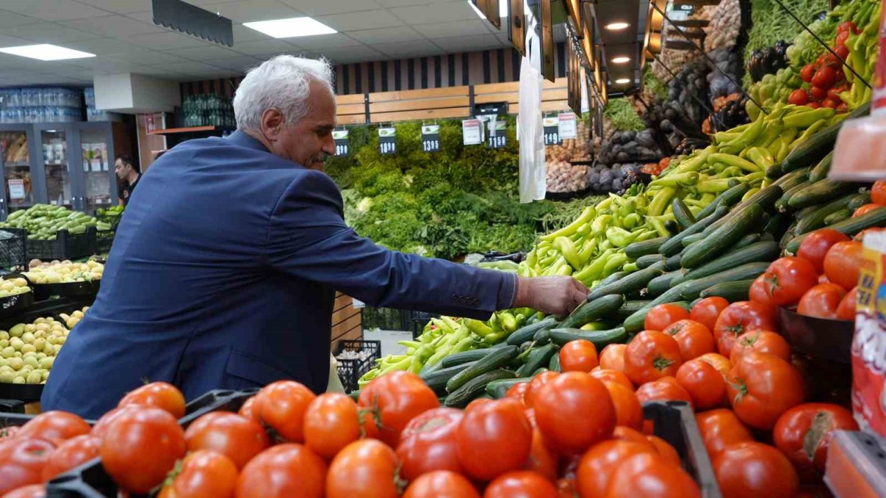 Erzurum’da Halk Pazarı marketlerinden vatandaşlar memnun