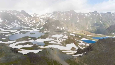 Erzurum’da buzulları aratmayan görüntüler
