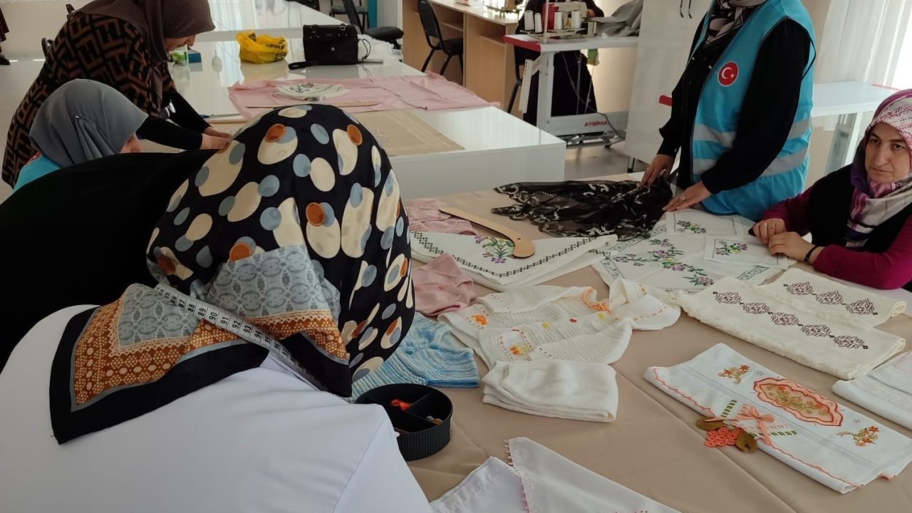 "İyilik Atölyeleri" gönüllere dokunuyor
