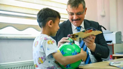 Erzurum’da köy okulunda karne heyecanı