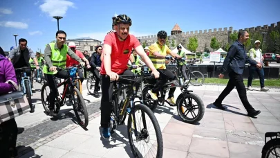 Erzurum’da pedallar sağlıklı hayatlar için çevrildi