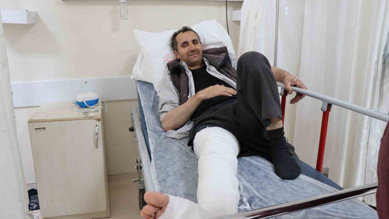 Erzurum’da üzerine kurbanlık düşen adamın ayağı kırıldı
