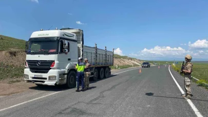 Kars’ta 32 ekip, 98 jandarmanın katımlıyla uygulama