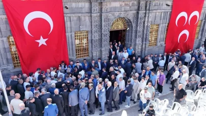 MHP’de bayramlaşma programına yoğun ilgi