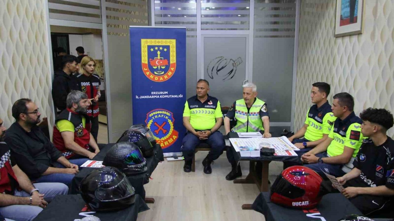 Erzurum'da motosiklet sürücülerine güvenlik eğitimi