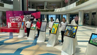 Öğrencilerin resim sergisi ziyaretçilerin beğenisine sunuldu