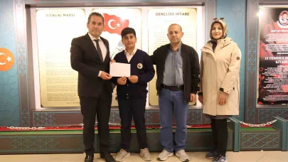 Pasinler'de Yusuf Can Çiftçioğlu bursluluk sınavında Türkiye birincisi oldu
