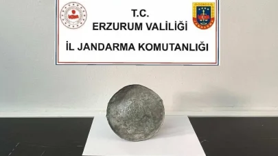 Bulduğu bronz diski jandarmaya teslim etti