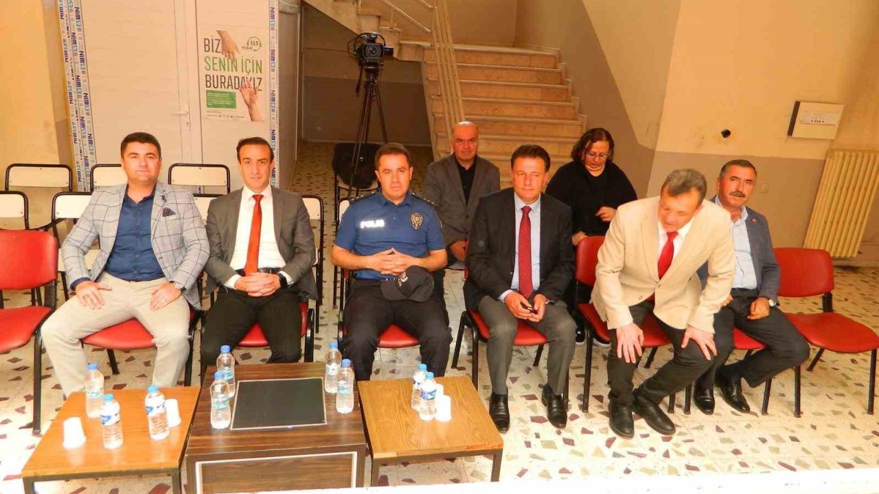 Posof Gençlik ve Spor müdürlüğünde yılsonu sergisi açıldı