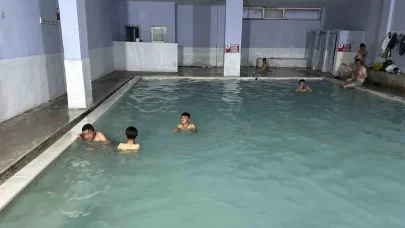 Sünnet olan çocuklar şifayı kaplıcalarda arıyor