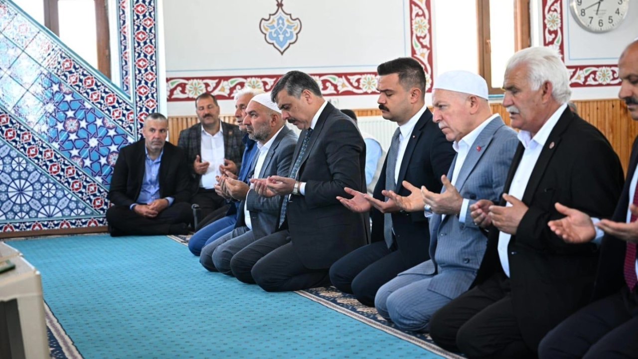 Vali Çiftçi ve Başkan Sekmen, mevlit programına katıldı