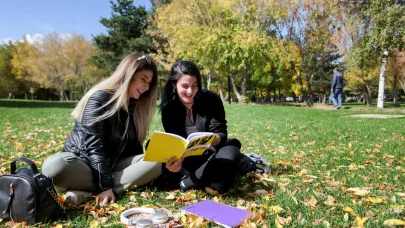 30 bin TL’lik dev bursla gençlerin rotası Erzurum-Atatürk Üniversitesi’nden büyük atılım