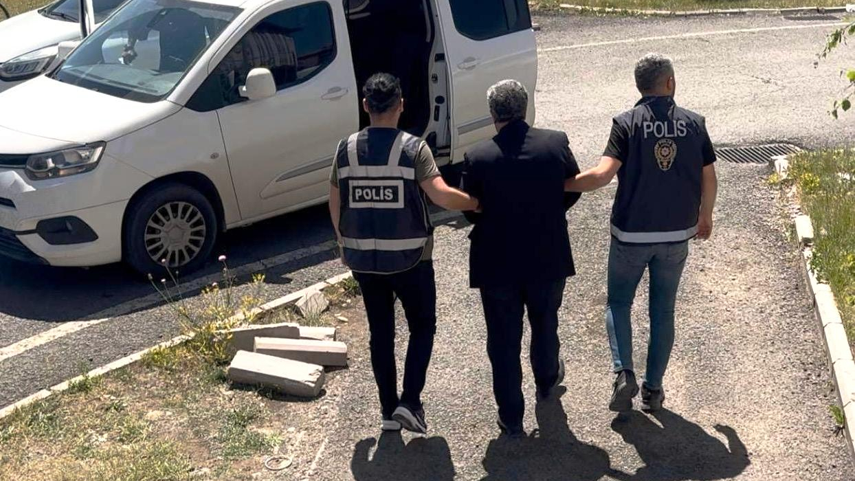 34 Yıl 6 Ay 42 Gün hapis cezası ile aranıyordu