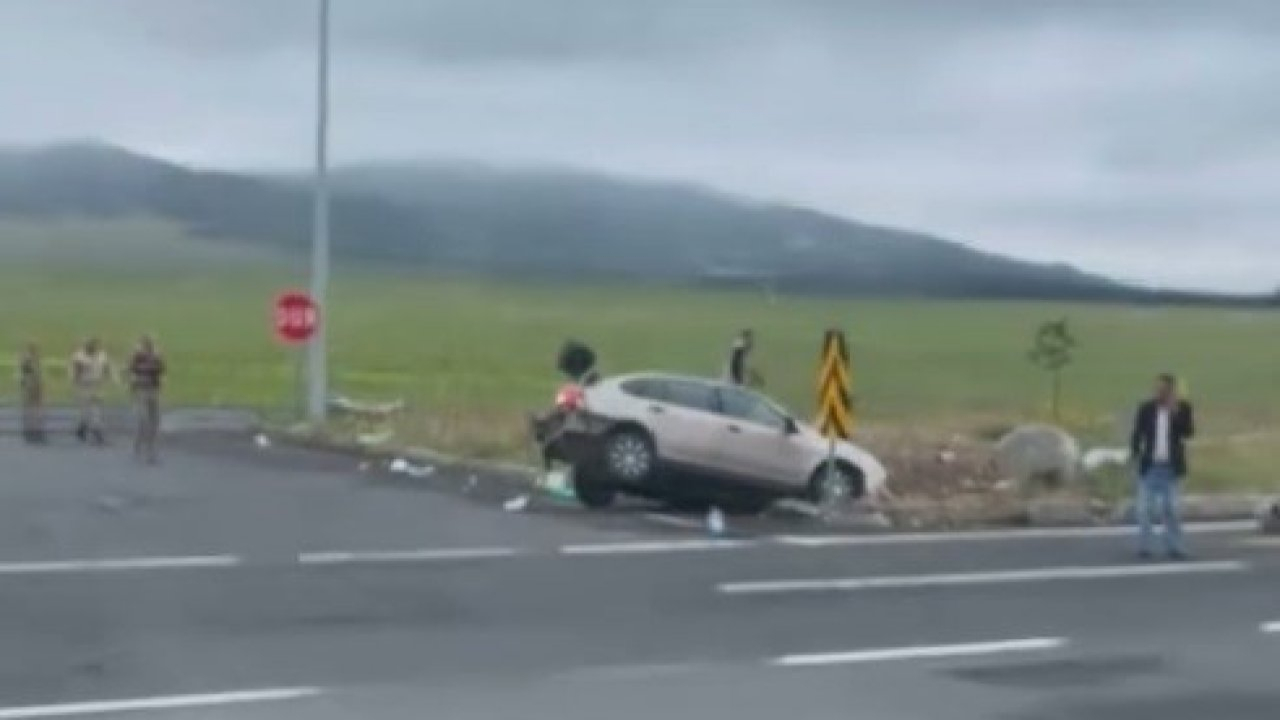 Sarıkamış’ta trafik kazasında 3 kişi yaralandı