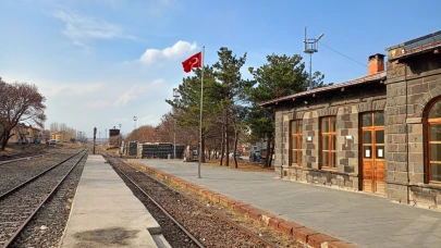 Doğukapı ve Akyaka İstasyon yolları yenileniyor